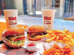-The Habit Burger Grill 哈比特汉堡(复兴soho店)