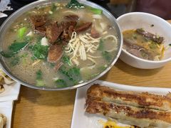 -八百里牛肉汤(盖饭·锅贴·万象城店)