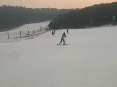 -十三陵雪世界滑雪场