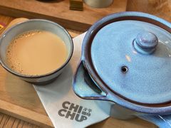 红茶玫瑰煮奶茶-彳亍咖啡·这里(水湾路店)
