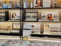 -博士眼镜集团石人工眼镜(虹口万泰店)