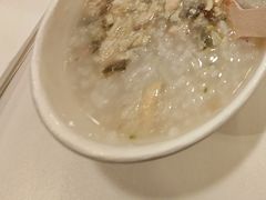 -麦当劳(上海虹桥站30B检票口楼上)