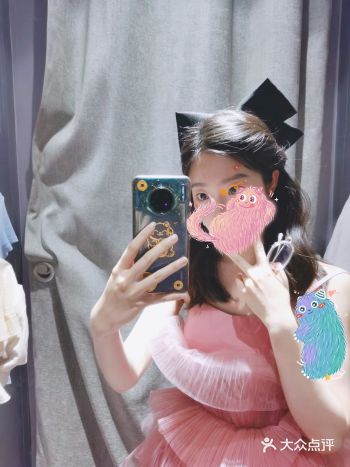 之前直播间买的，后来六月多去拍的【The girl】