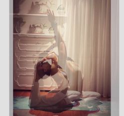 -闺蜜瑜伽·普拉提女性塑形馆