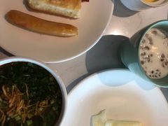 -榆林榆阳西路火车站亚朵酒店