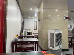 -牛一嘴·兰州牛肉面·大盘鸡(财富中心店)