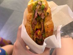 火腿蒜香乳酪包-好利来(上海长宁龙之梦店)