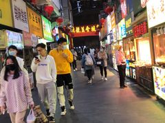 -泰龙城小吃街