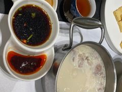 -红鼎豆捞·非遗鲍皇汤火锅(宝丰路店)