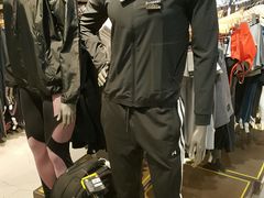 -UNDER ARMOUR(八达岭奥莱店)