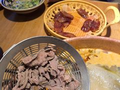 -洱火云南酸菜牛肉火锅(石景山当代商城店)