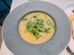 豌豆黄浸豌豆尖-半山腰·云南菜(侨福芳草地店)