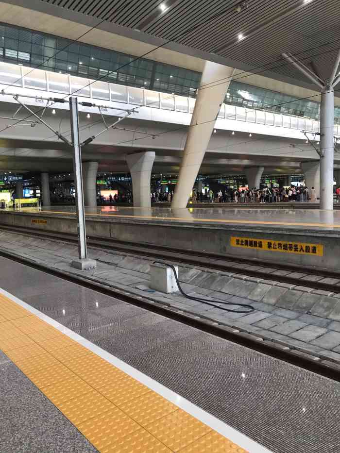 杭州东站 站台图片