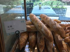 法棍-Dough&Joe团憩(瑞虹天地月亮湾店)