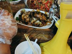 -老街烧烤大排档·地道湖北菜·龙虾馆(汉口火车站店)