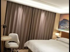 -维也纳酒店(罗湖口岸国贸东门店)