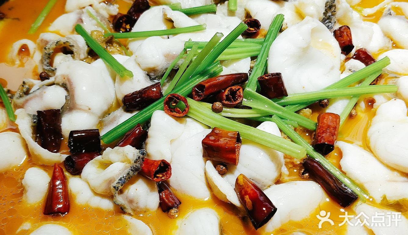 酸菜鱼的汤真是绝了，每次喝汤得三碗，鱼非常新鲜了