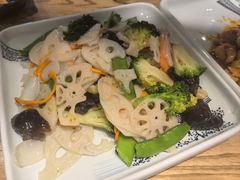 荷塘月色-素行天下(国投财富广场店)