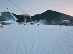 -丝绸之路山地度假区滑雪场
