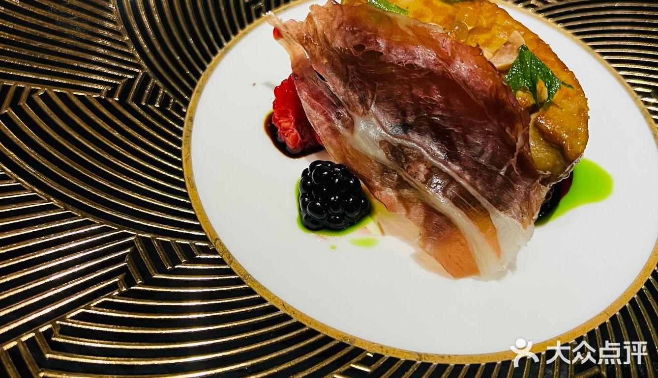 探店｜玻璃房+牛排、龙虾、巧克力舒芙蕾好吃！
