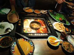 -老牌坊云南鱼豆花火锅(哈西万达店)