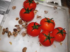 番茄脆菇沙拉-小大董·烤鸭(凤凰汇店)