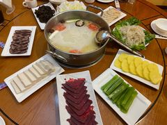 -黑青稞庄园·新式藏餐·牦牛肉汤锅(新都桥店)