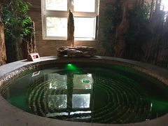 -泉城欧乐堡戏水湾艺术养生温泉