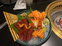 -山川小町·极番烧肉(新地假日广场店)