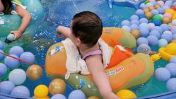 -趣童婴幼儿SPA母婴生活馆(孔雀城店)