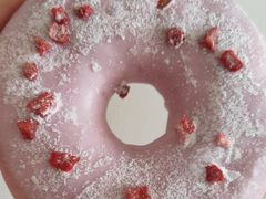 草莓巧克力甜甜圈-嘉华饼屋JOY BAKERY(南屏街店)