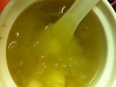 银耳莲子羹-老上海城隍庙小吃(苏州街店)