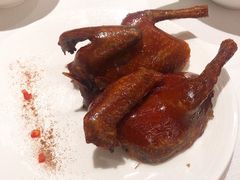 招牌玻璃皮乳鸽-北京厨房(SKP店)