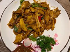 紫苏肉碎炒杏鲍菇-若蘭慈·无国界素食料理(欢乐海岸店)