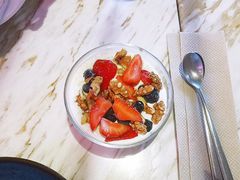 野莓核桃蜂蜜希腊酸奶-The Rug Cafe(王府中环店)