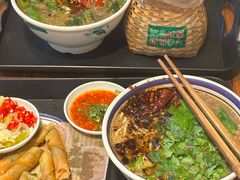 -云阿蛮云南生烫牛肉米线(奉贤路店)