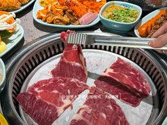 -金滏山·烤肉海鲜火锅自助(襄阳万达店)