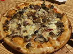 特制牛肉丁鹅肝皇后披萨-爱德堡西餐咖啡吧(北师大店)