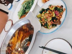 -鑫巴蜀小镇 · 水煮鱼专研店(玉桥店)