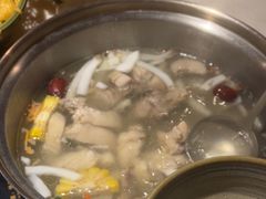 -喃喃椰·糟粕醋·椰子鸡火锅(七堡花园店)