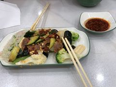 -大肚水饺锅贴·家常融合菜(新港店)
