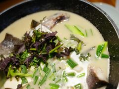 -头上红煨盐鸡·非遗院子餐厅