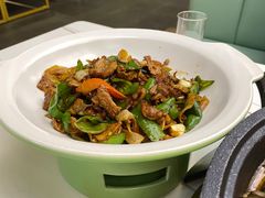 -阿瓦山寨·湘菜现炒·剁椒鱼头王(咸阳总店)