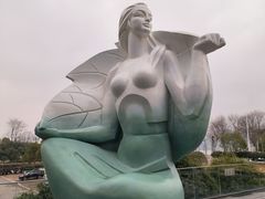 -李自健美术馆