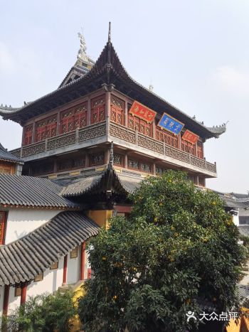 无锡南禅寺，位于市中心商城中妙光街已被无锡市政府命名