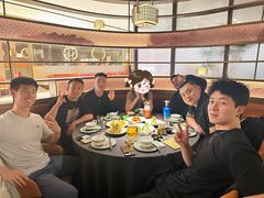-极限PLAY运动娱乐新世界·团建派对表演休闲馆·室内高空游乐园