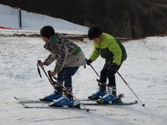 -采薇庄园四季滑雪场
