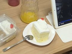 -红宝石·鲜奶小方·海派西点房(南丹店)