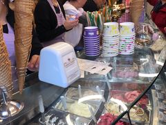 -Gelateria Dondoli