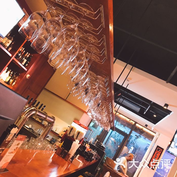 卢卡斯餐厅酒吧